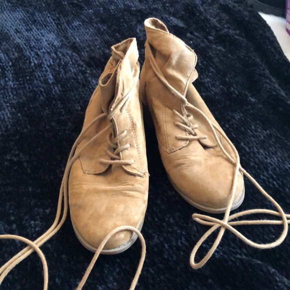 Shoes - Brown ankle boot booties